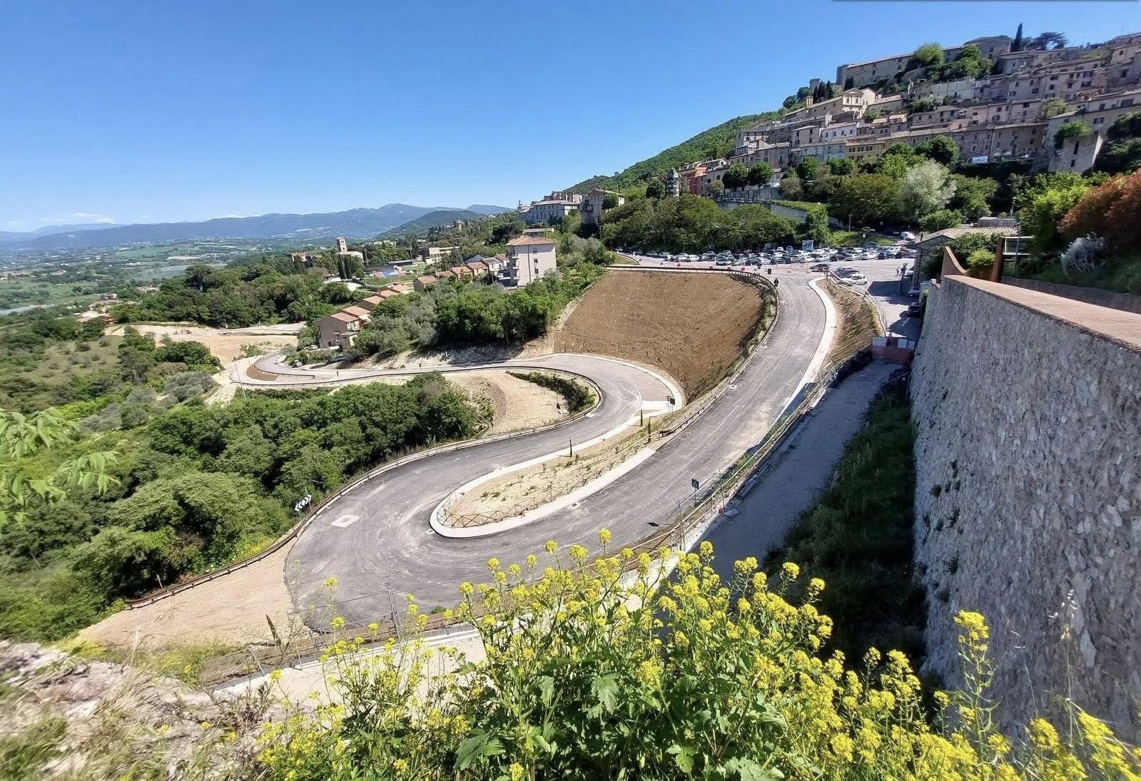 immagine notizia (ptn) Narni, il Comune apre temporaneamente la nuova strada del Suffragio durante la Corsa all’Anello: previsti anche posti auto